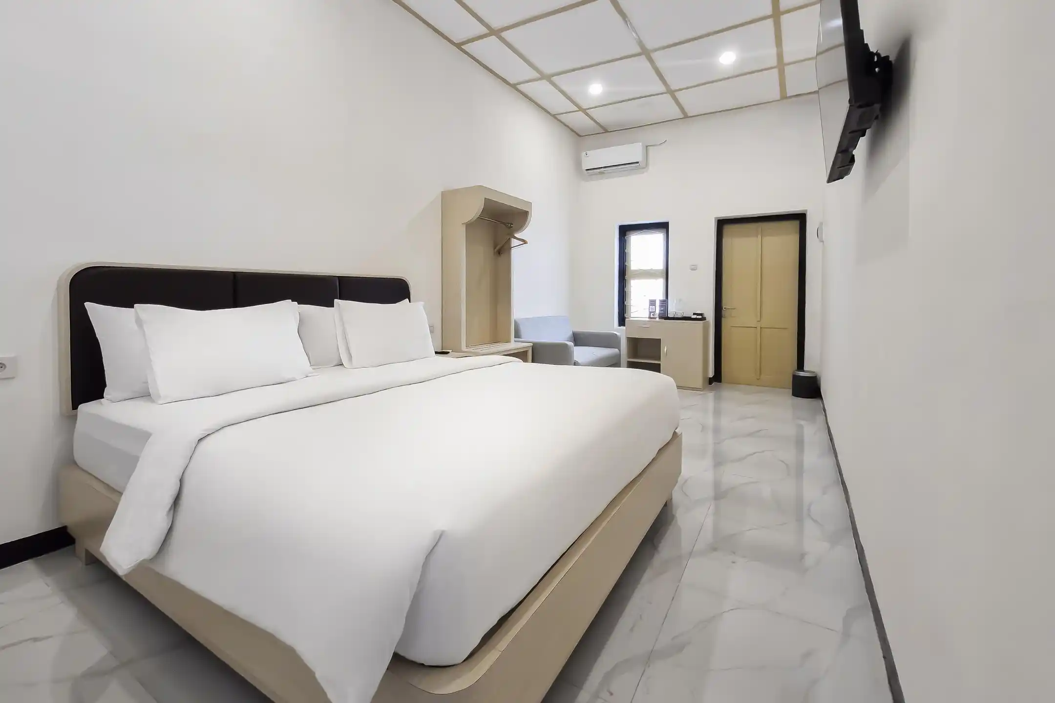 Executive Suites - 3