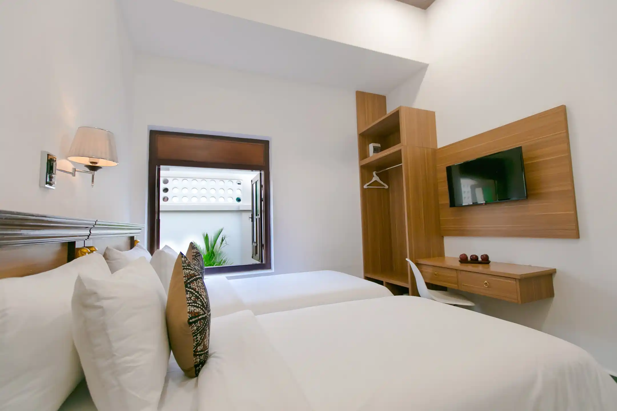 Deluxe Twin Room - 2