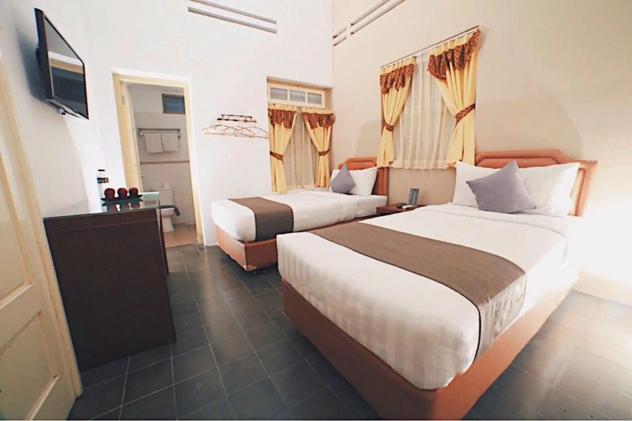 Deluxe Twin Room - 4